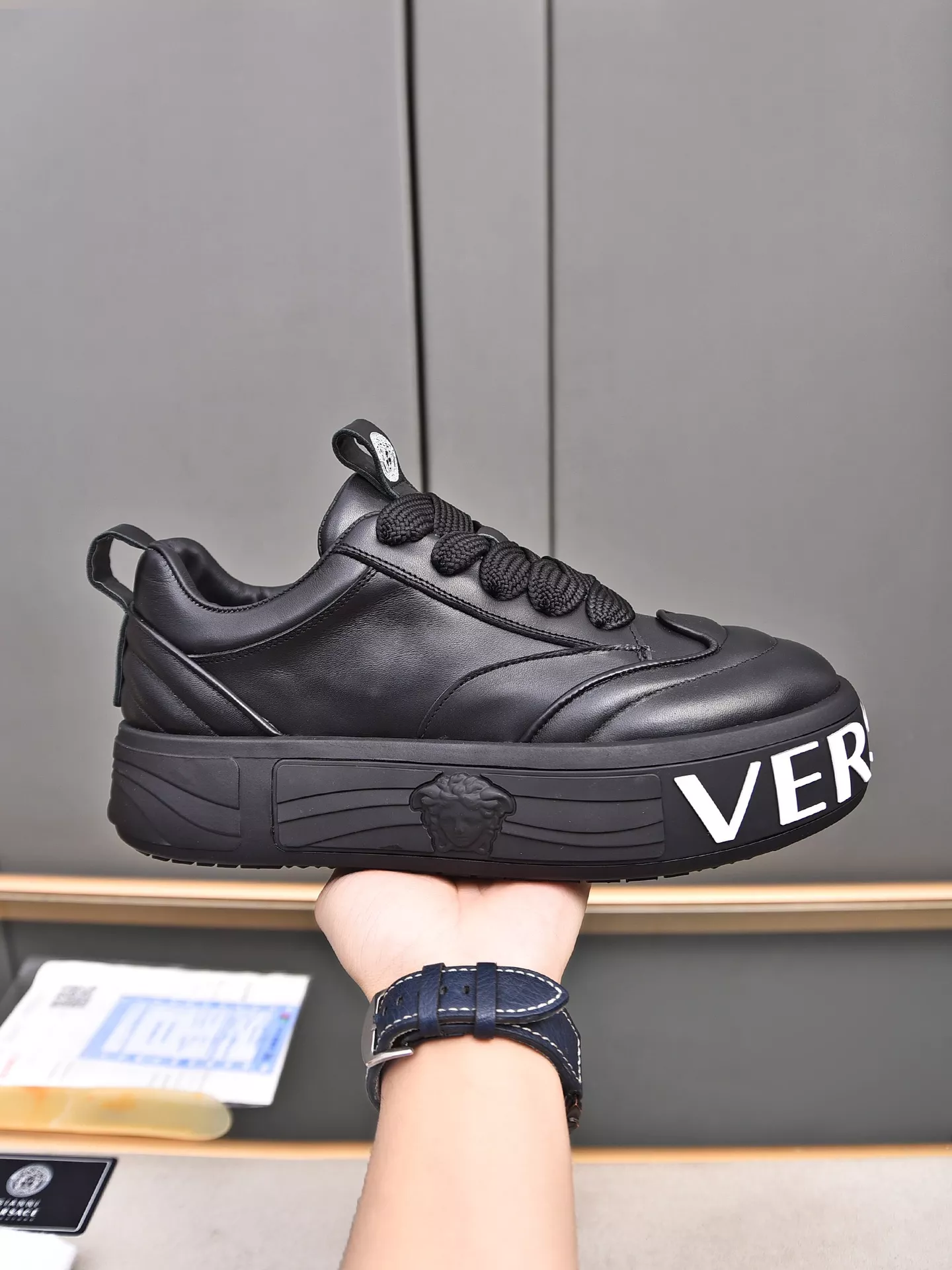 versace decontractees chaussures pour homme s_12746311